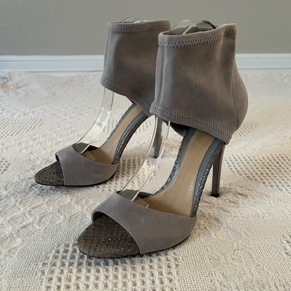 Brian Atwood Chic Snakeskin Suede Stiletto Heels Ankle Sheath Strap Size 9 Gray